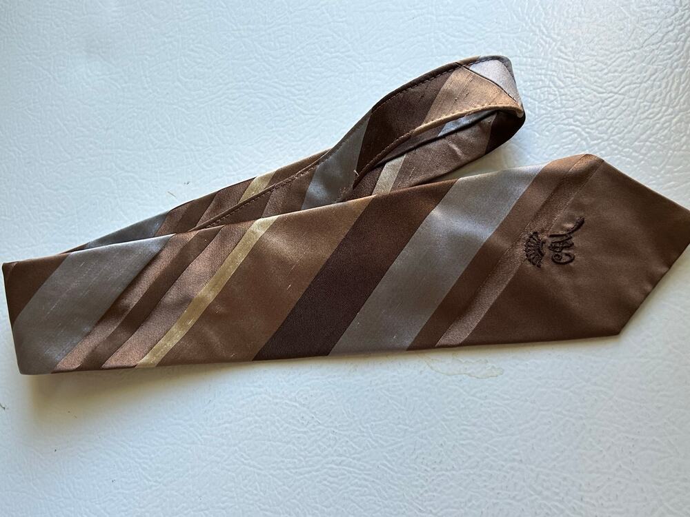 Vintage Countess Mara Striped Silk Tie in Excellent Condition